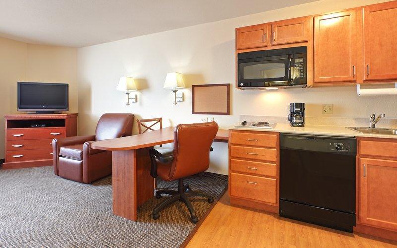 Candlewood Suites Fayetteville - main image