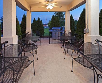 Candlewood Suites Fayetteville - image 5