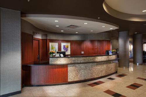 Courtyard by Marriott Fayetteville - image 2