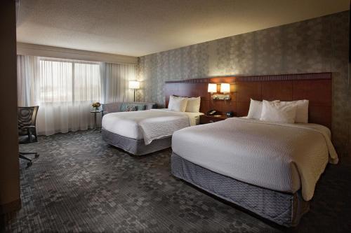 Courtyard by Marriott Fayetteville - image 5