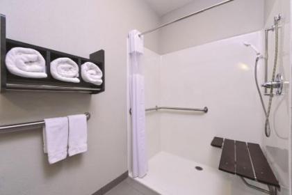 La Quinta by Wyndham Fayetteville - image 2