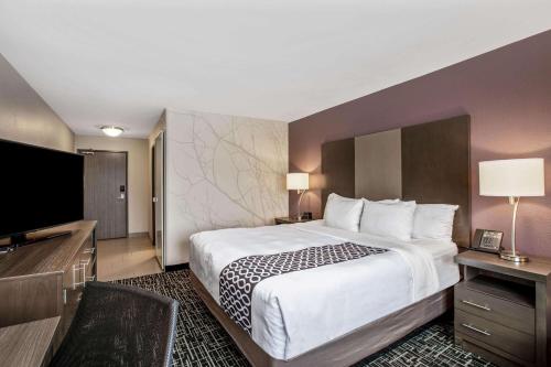 La Quinta by Wyndham Fayetteville - image 3