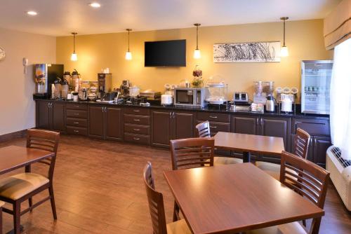 Sleep Inn Fayetteville North - image 3