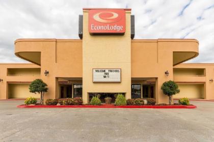 Econo Lodge Fayetteville - image 2
