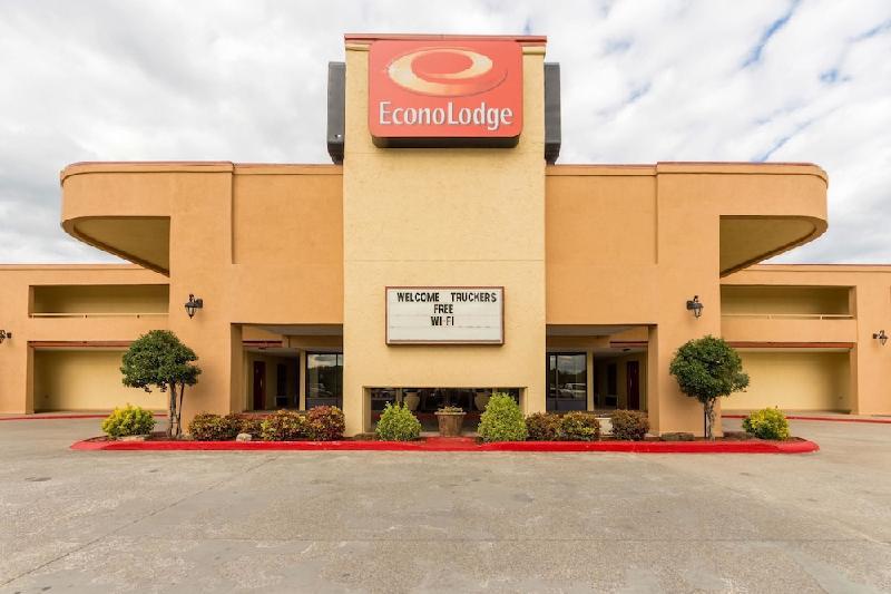 Econo Lodge Fayetteville - image 2