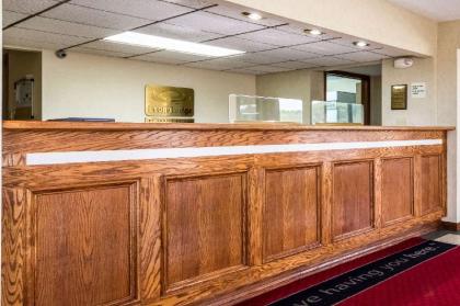 Econo Lodge Fayetteville - image 3