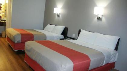Motel 6-Fayetteville AR - image 2