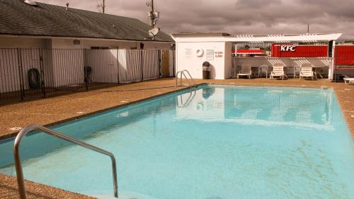 Motel 6-Fayetteville AR - image 5