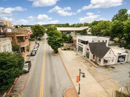 Dickson St Condo - On Dickson Street - Fayetteville Entertainment Hub - image 12