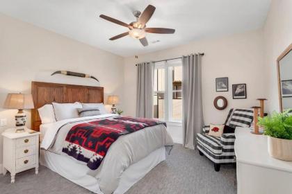 Harribo Townhome - Walk EVERYWHERE - Downtown Fay - image 3