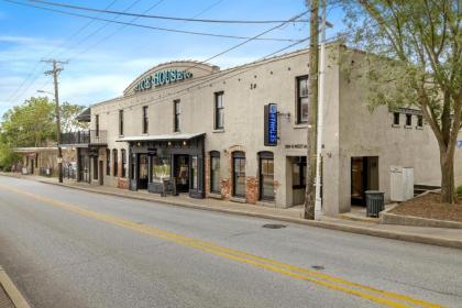The Ice Loft - In Entertainment District - NEW! - image 11