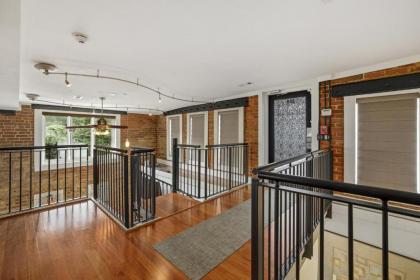 The Ice Loft - In Entertainment District - NEW! - image 3