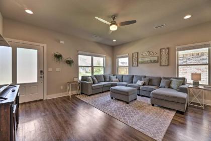 Fayetteville House Pool Access and Gas Grill! - image 4