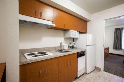 Quality Inn & Suites Federal Way - Seattle - image 7
