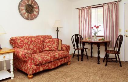 Redwood Suites - image 10