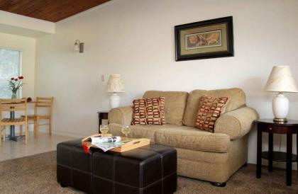 Redwood Suites - image 2
