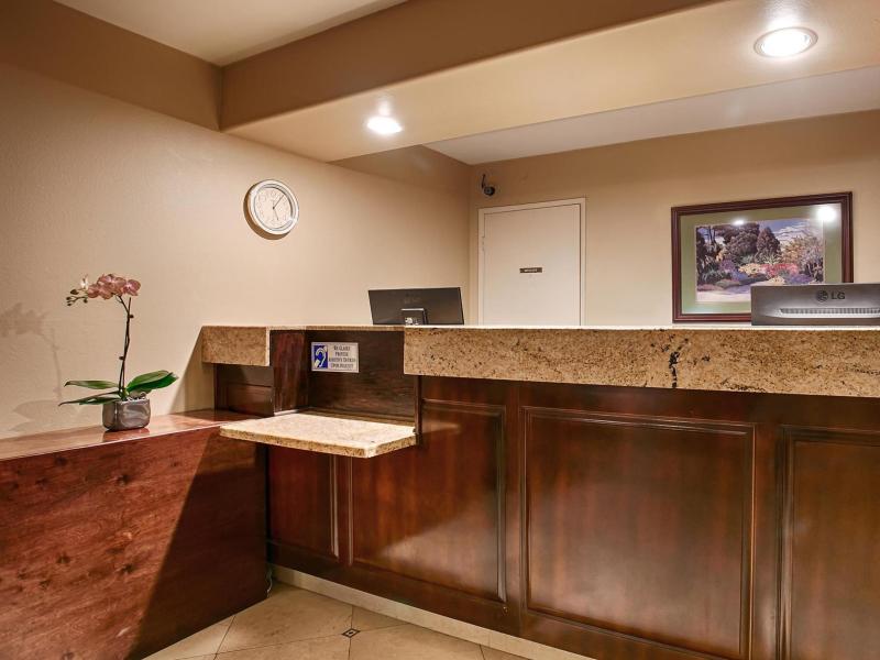 Best Western La Posada Motel - image 2
