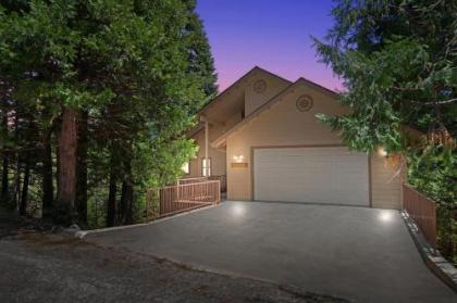 Black Pine Retreat- 5 Mins from Southgate of Yosemite - image 2