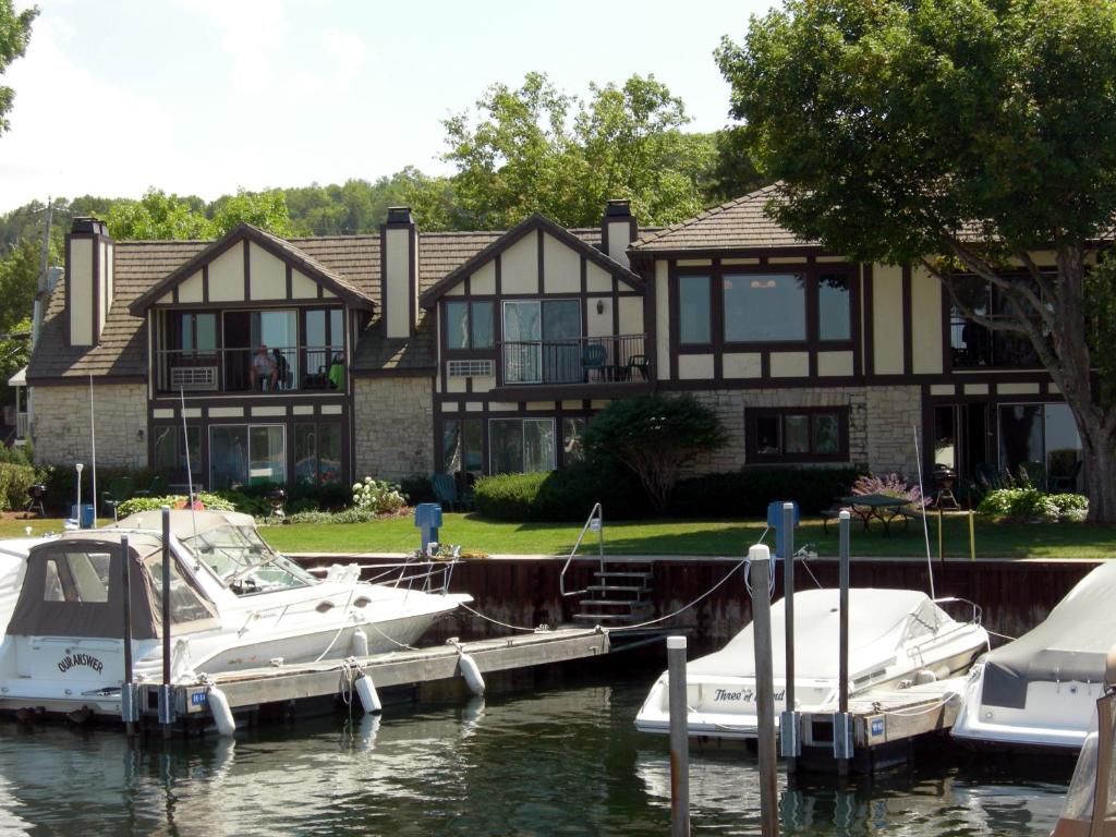 Harbor Guest House - image 2