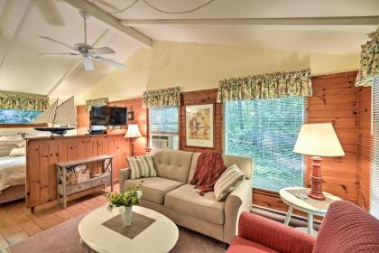 Pine Cottage Duplex with Deck - Walk to State Park - image 12