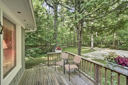 Pine Cottage Duplex with Deck - Walk to State Park - image 3