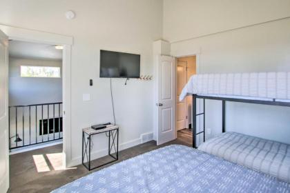 3600 Sq Ft House with Game Room - on Bear Lakefront - image 6