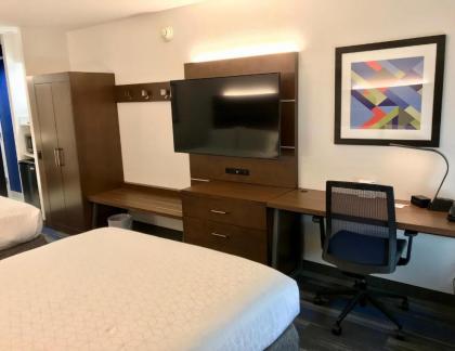 Holiday Inn Express Fishkill an IHG Hotel - image 1