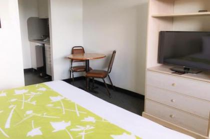 Sunstyle Suites - image 9
