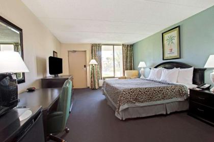 Days Inn by Wyndham Orlando Airport Florida Mall - image 10