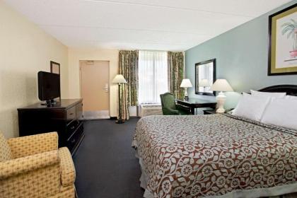 Days Inn by Wyndham Orlando Airport Florida Mall - image 13