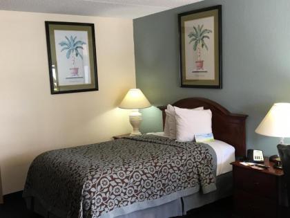Days Inn by Wyndham Orlando Airport Florida Mall - image 15