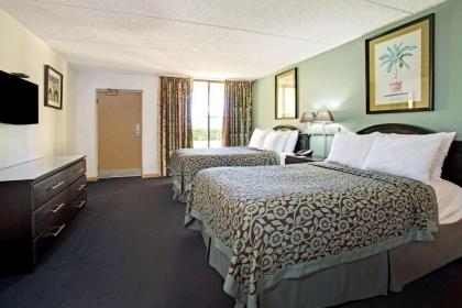 Days Inn by Wyndham Orlando Airport Florida Mall - image 2