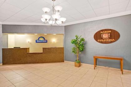 Days Inn by Wyndham Orlando Airport Florida Mall - image 9