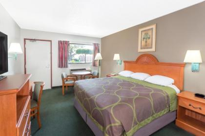 Redfinn Inn - image 3