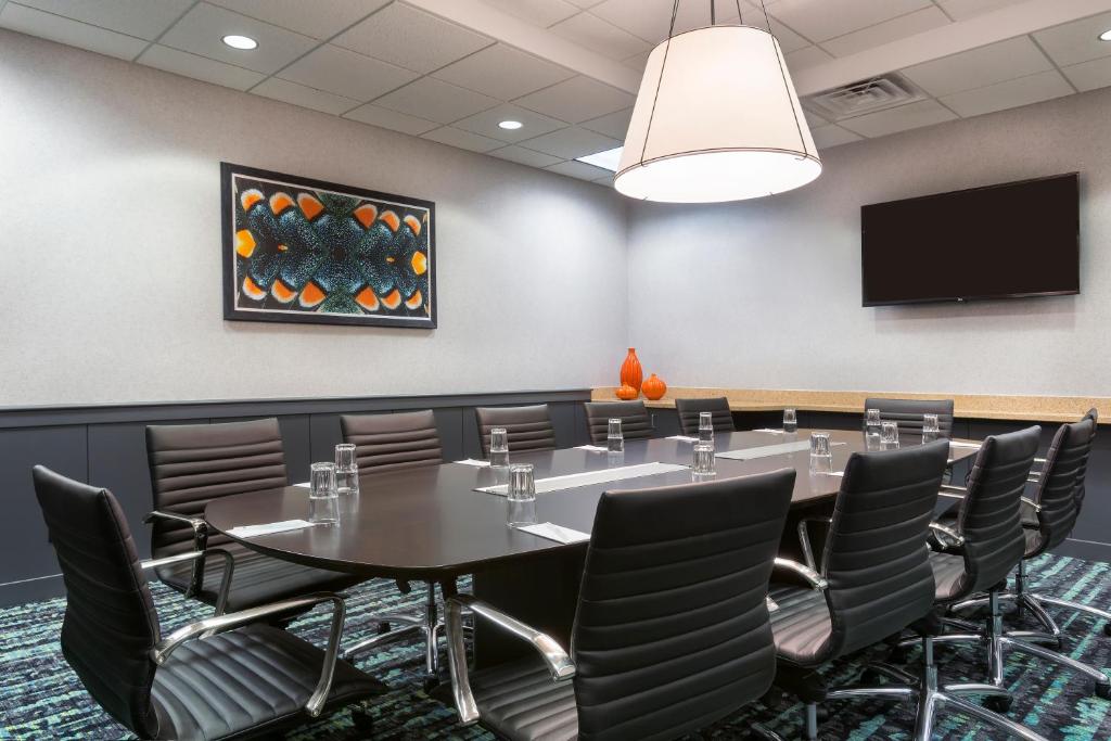 Embassy Suites Orlando - Airport - image 2