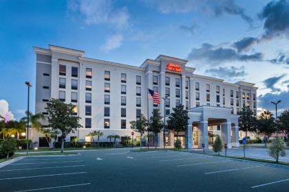 Hampton Inn  Suites Orlando International Drive North