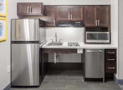 Hampton Inn & Suites Miami-Doral Dolphin Mall - image 5