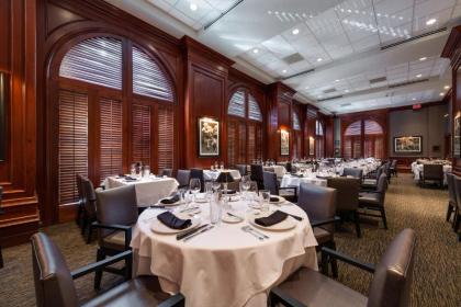 Hilton Naples - image 3