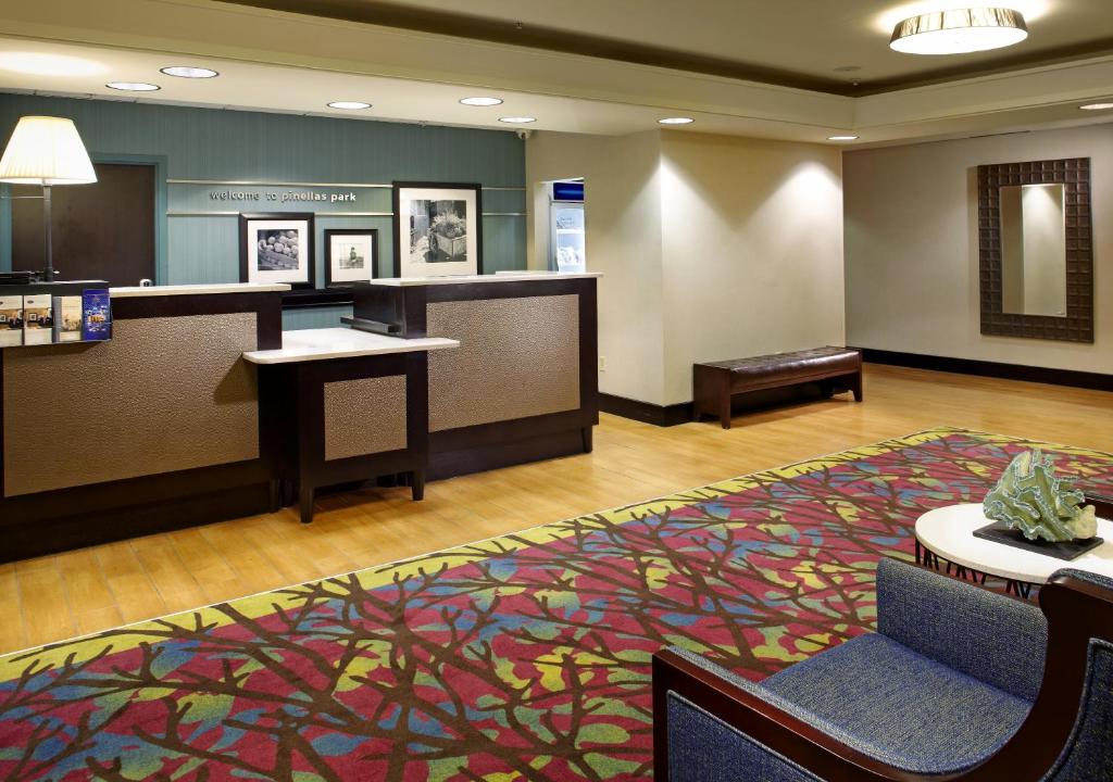 Hampton Inn & Suites Clearwater/St. Petersburg-Ulmerton Road - image 2