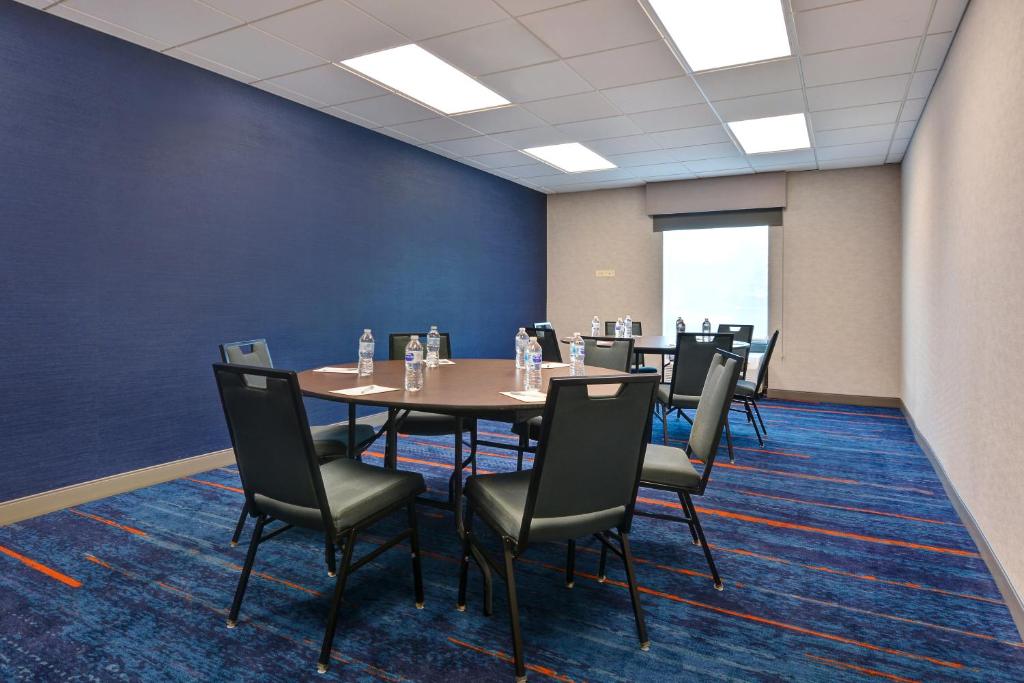 Hampton Inn & Suites Clearwater/St. Petersburg-Ulmerton Road - image 5