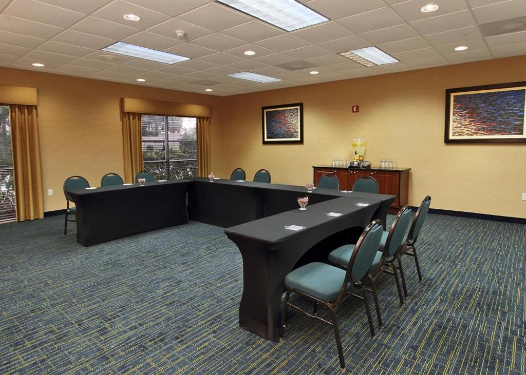 Hampton Inn Cocoa Beach - image 2