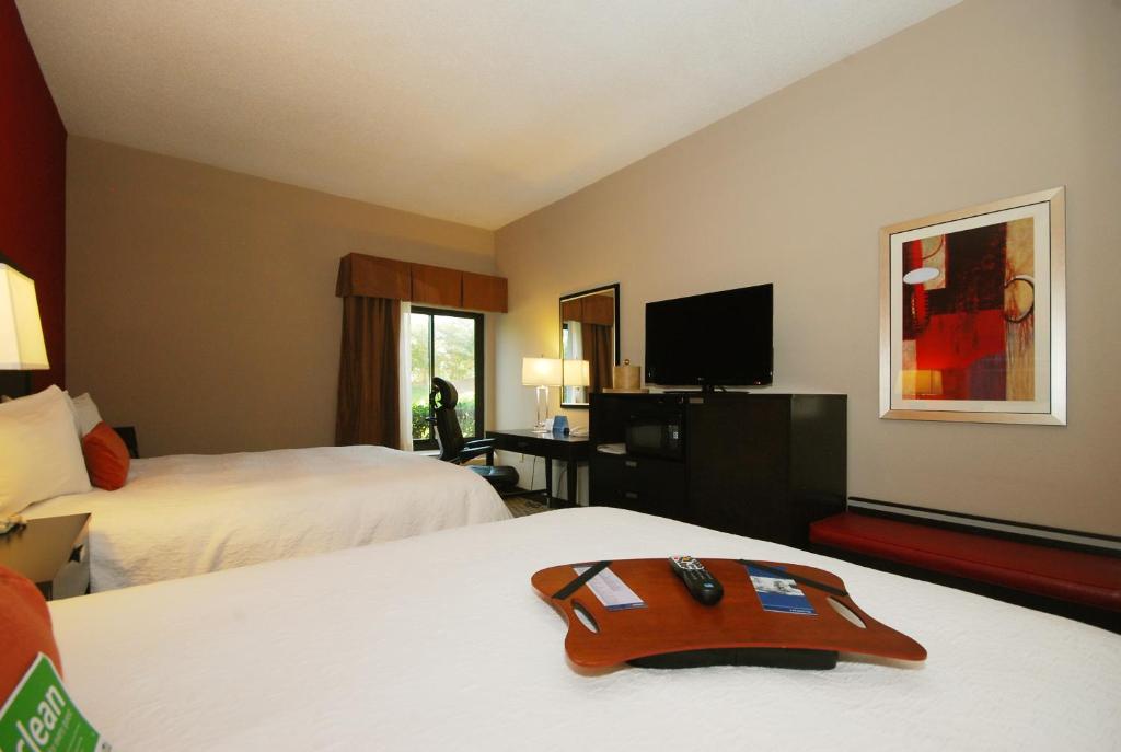 Hampton Inn Fort Myers-Airport & I-75 - image 3