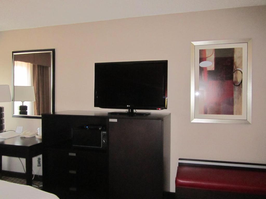 Hampton Inn Fort Myers-Airport & I-75 - image 4