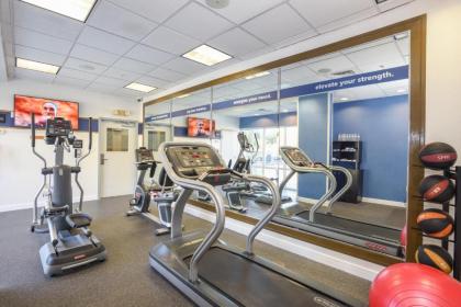 Hampton Inn Jacksonville - East Regency Square - image 4