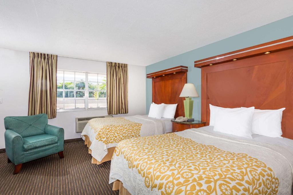 Days Inn by Wyndham Miami Airport North - image 4