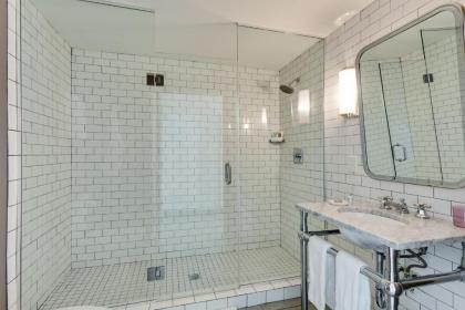 Clinton Hotel South Beach - image 3