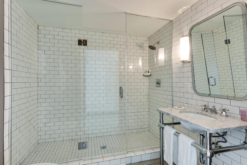 Clinton Hotel South Beach - image 3