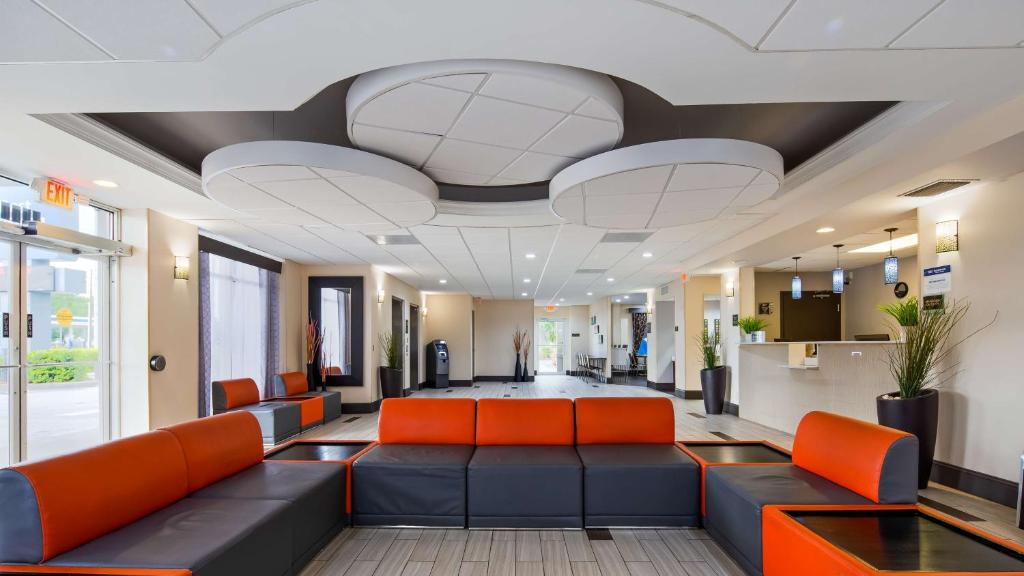 Best Western Airport Inn & Suites - image 3