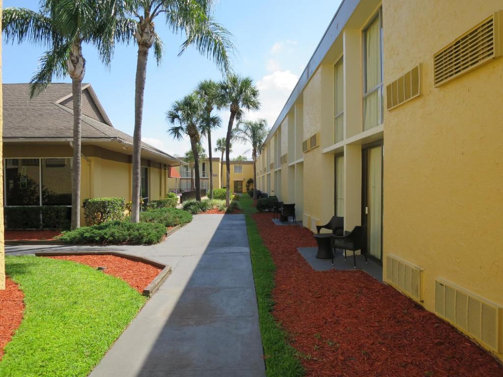 Floridian Express International Drive - image 2
