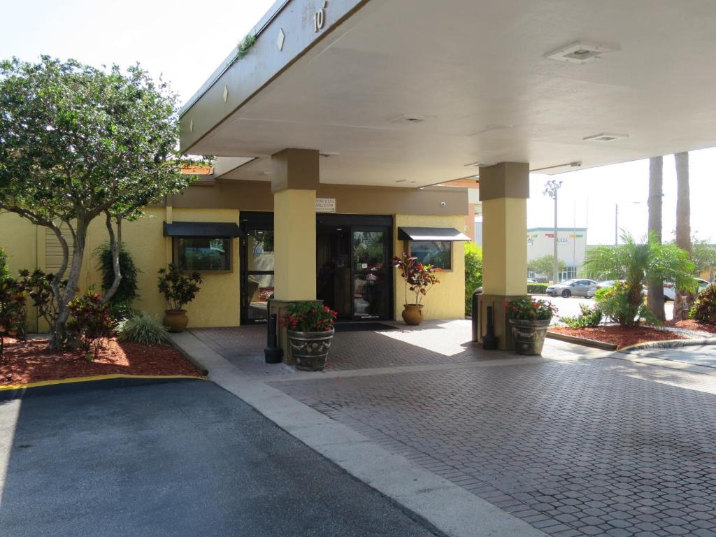 Floridian Express International Drive - image 5